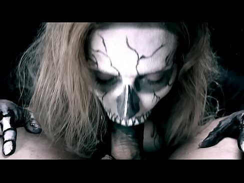 ❤️ Ragazza demonia chì succhia u cazzo cù a so bocca nera è ingoia cum. ️ Cazzo à co.pornoklinge.ru ❌️