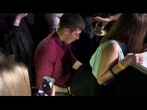 ❤️ Sessu reale in una discoteca russa. Una ragazza russa di 18 anni in l'anu è a vagina scopata in una discoteca ️ Cazzo à co.pornoklinge.ru ❌️